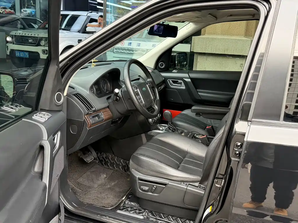 Land Rover Freelander 2 2013 — фото 4