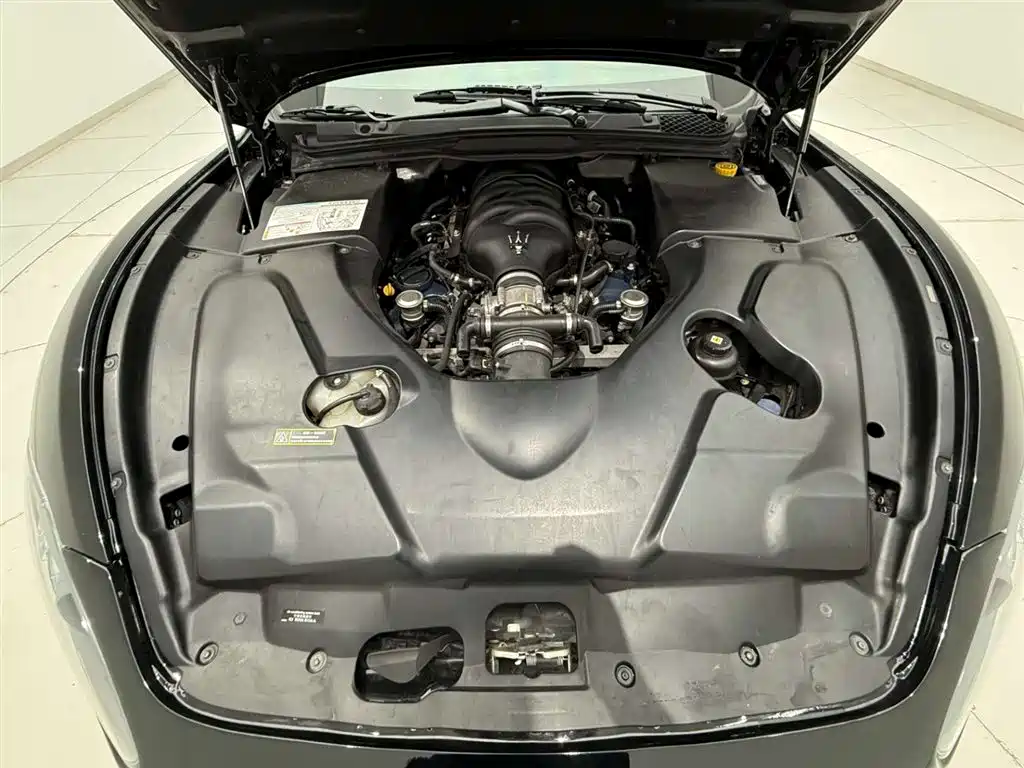 Maserati GranTurismo 2014 — фото 17