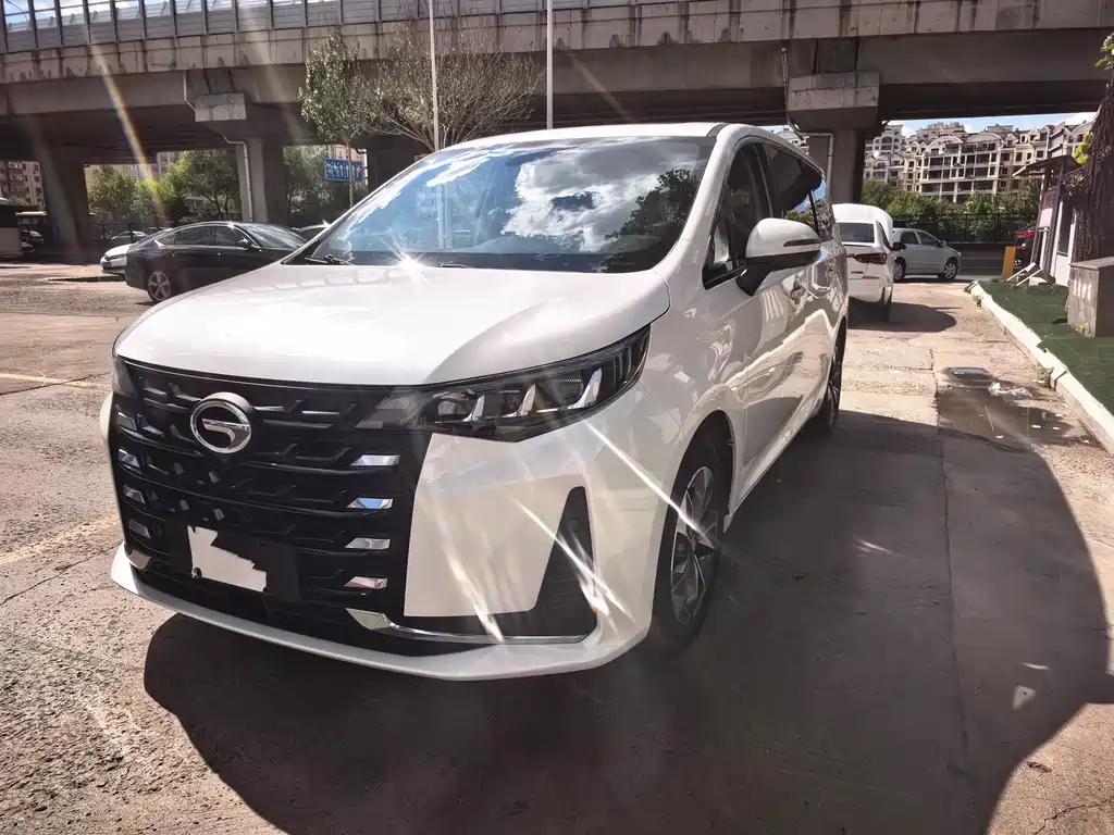 GAC Trumpchi M6 2022 — фото 1