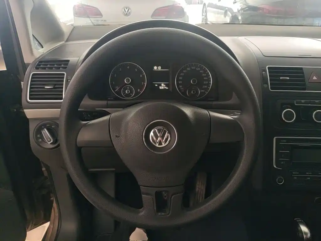 Volkswagen Touran 2016 — фото 11