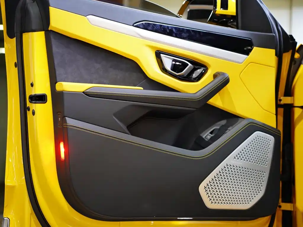 Lamborghini Urus 2019 — фото 15