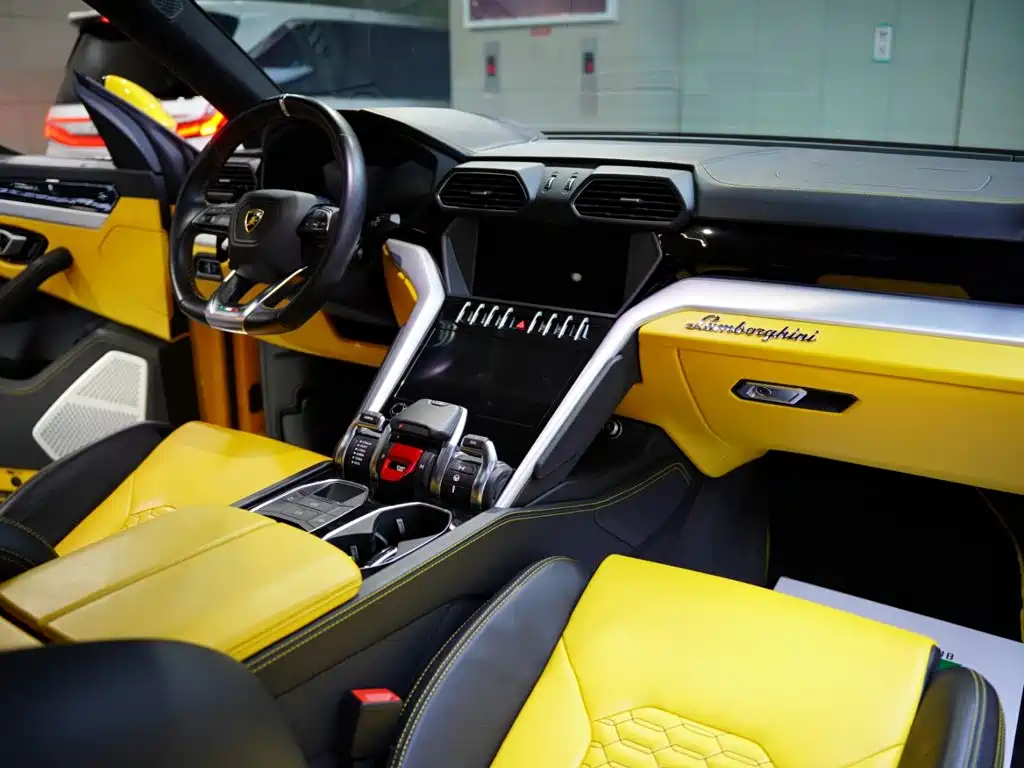 Lamborghini Urus 2019 — фото 34