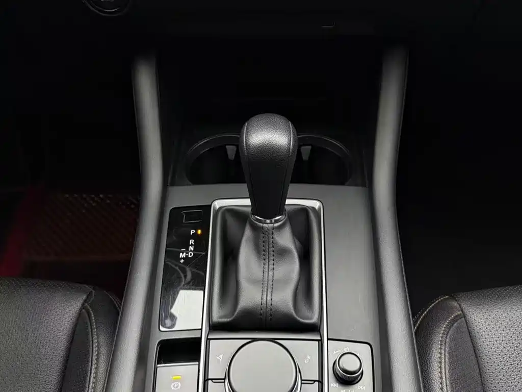 Mazda 3 Axela 2021 — фото 10