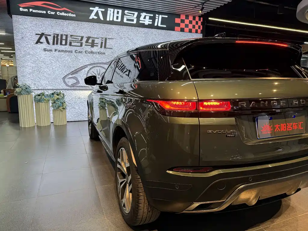 Land Rover Evoque 2022 — фото 18