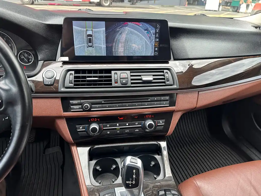 BMW 5 Series 2015 — фото 11