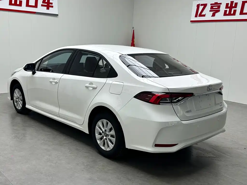 Toyota Corolla 2023 — фото 17