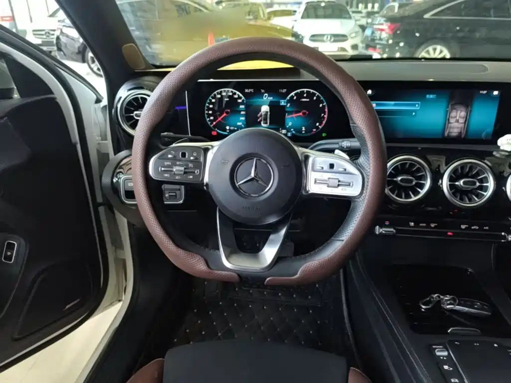 Mercedes-Benz A-Class 2020 — фото 7