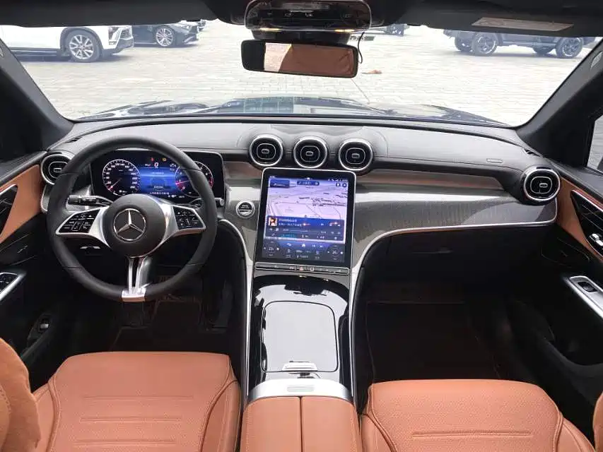 Mercedes-Benz GLC 2023