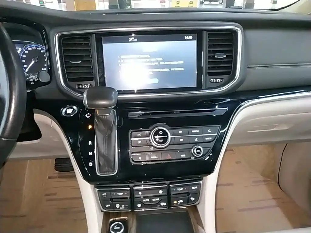 GAC Motor Trumpchi M8 2019 — фото 13