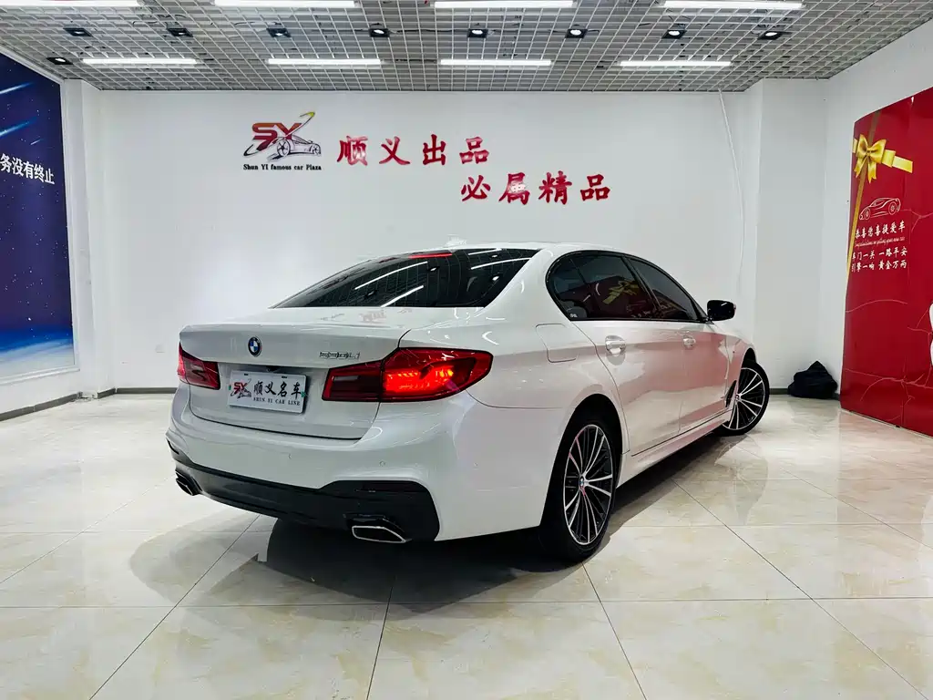 BMW 5 Series 2019 — фото 4