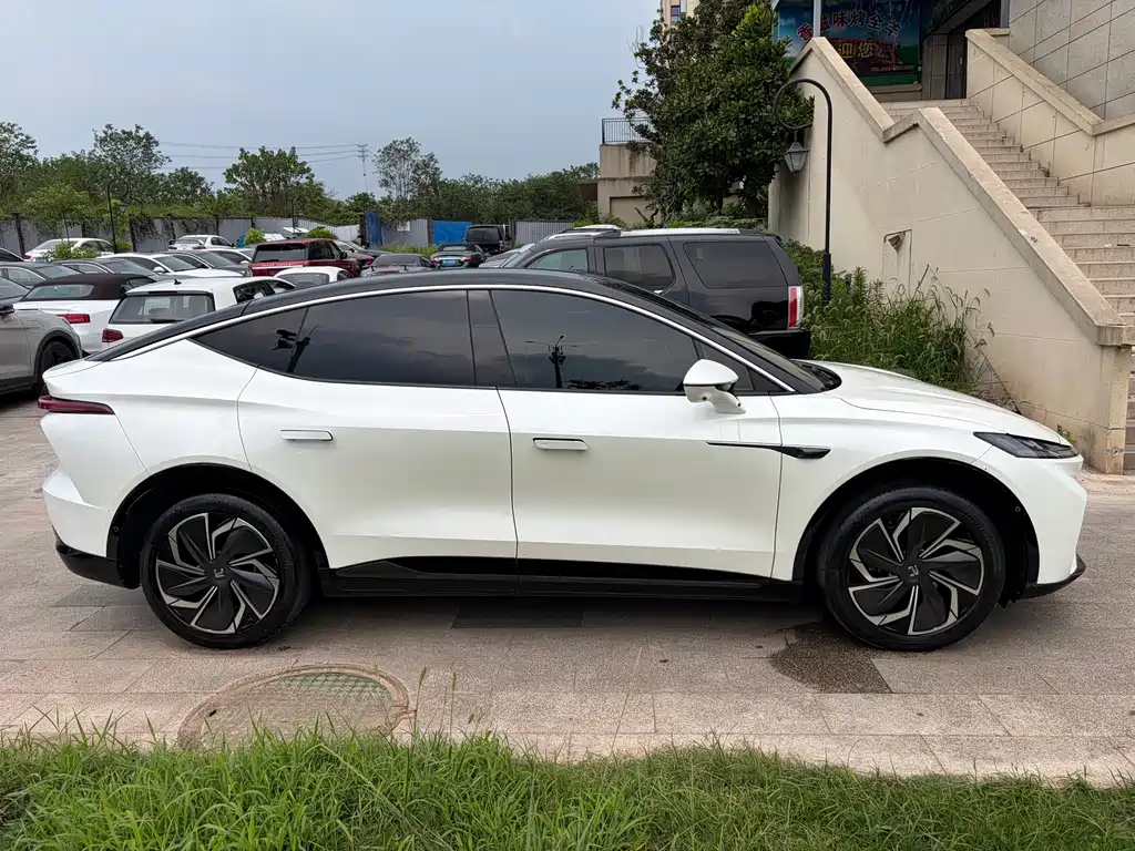 Roewe Feifan R7 2023 — фото 11