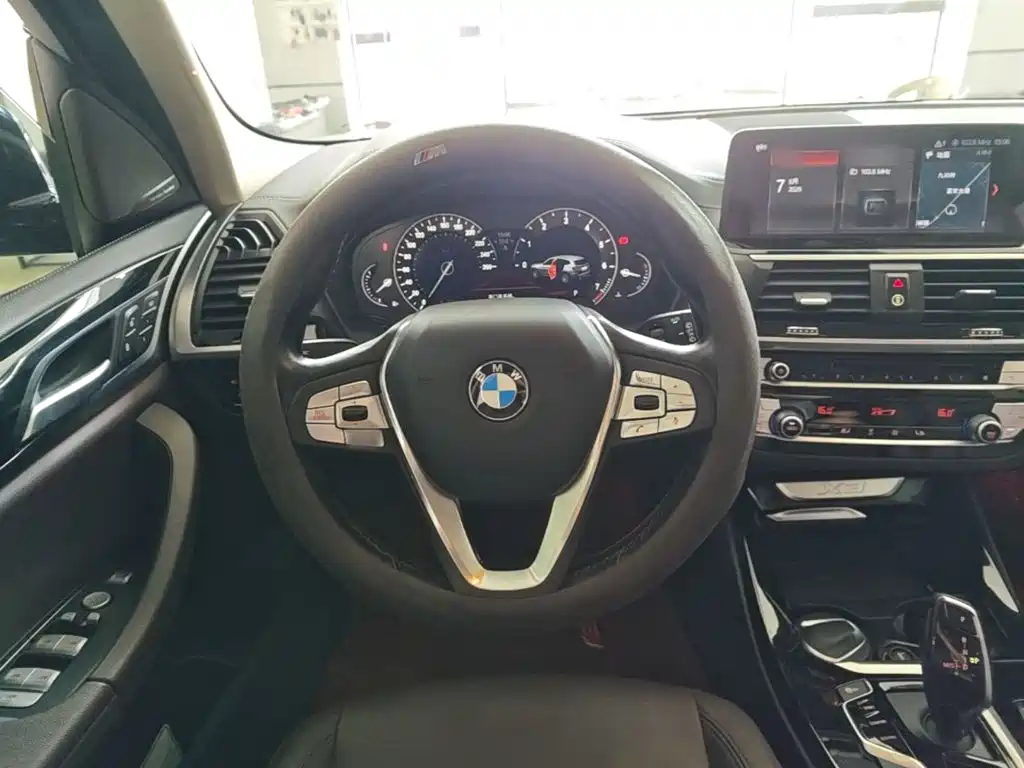 BMW X3 2018 — фото 11