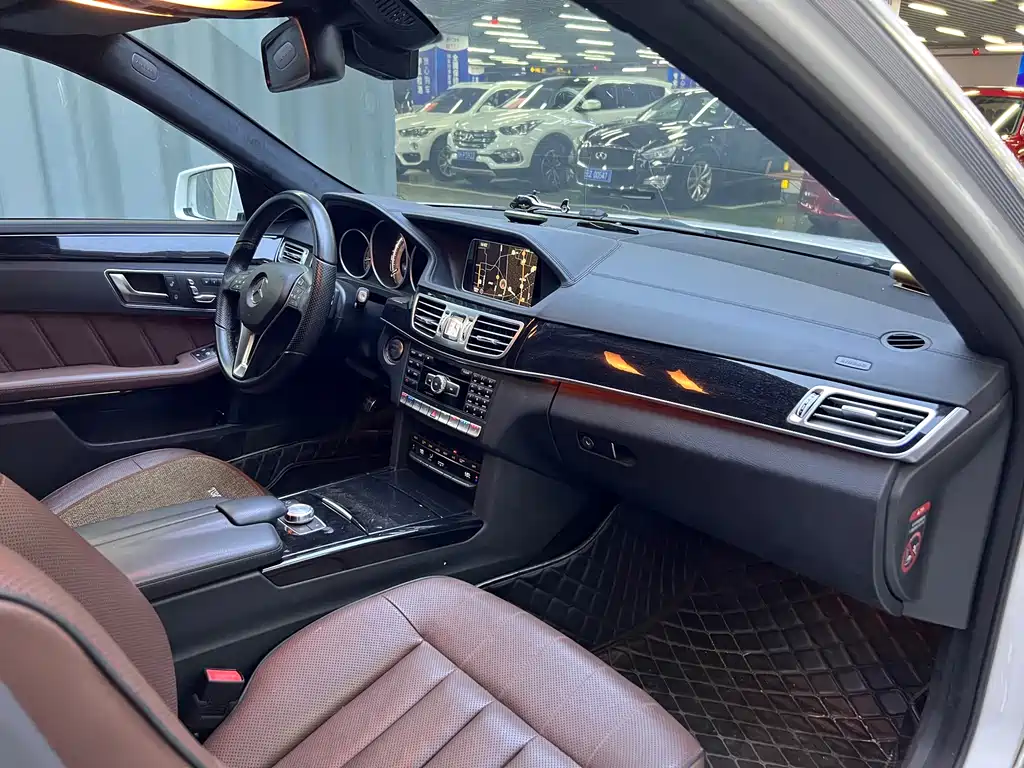 Mercedes-Benz E-Class 2015 — фото 10