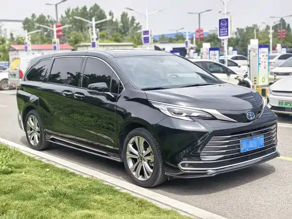 Toyota Sienna 2023