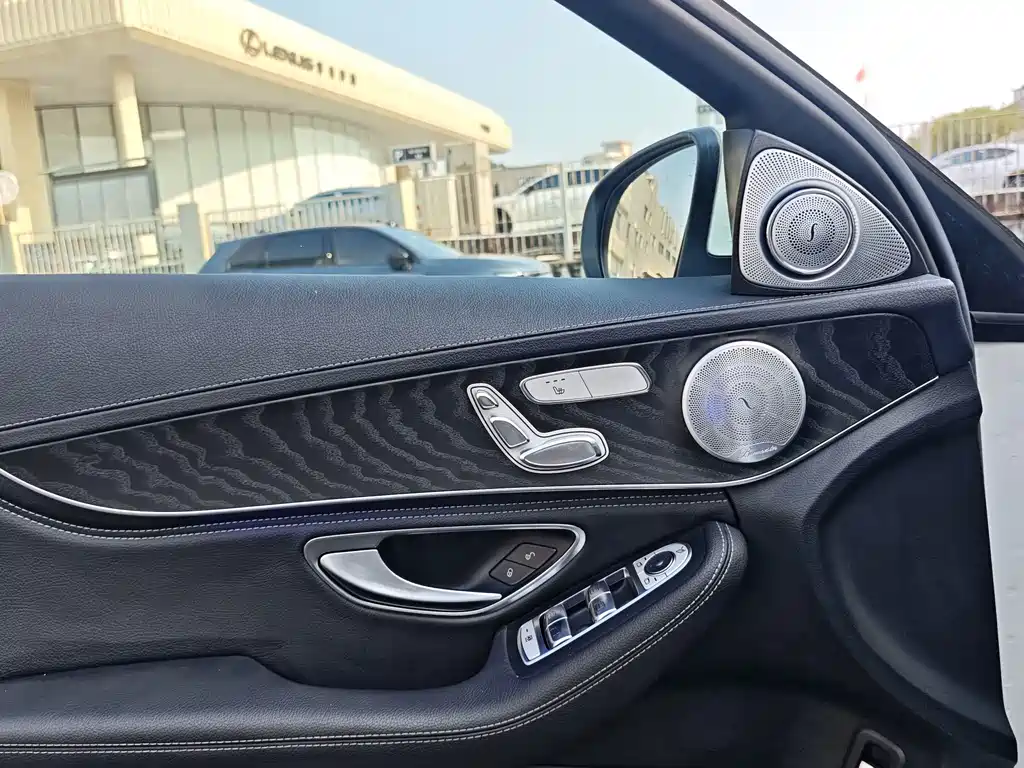 Mercedes-Benz C-Class 2018 — фото 11