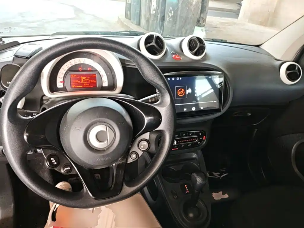 smart fortwo 2018 — фото 10