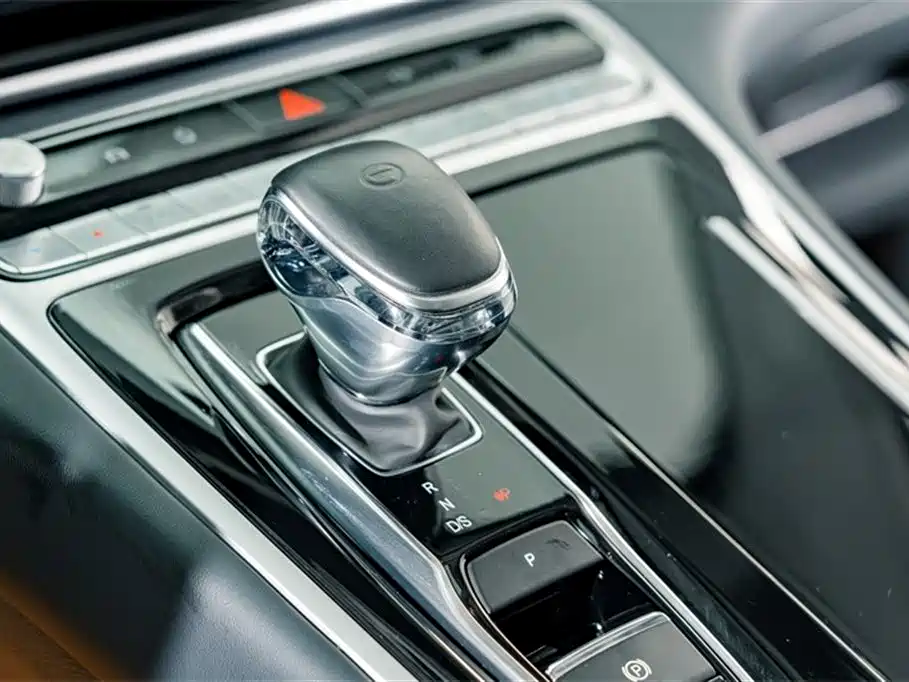 GAC Motor Trumpchi M8 2022 — фото 15