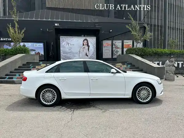 Audi A4L 2015