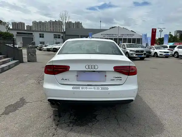 Audi A4L 2015