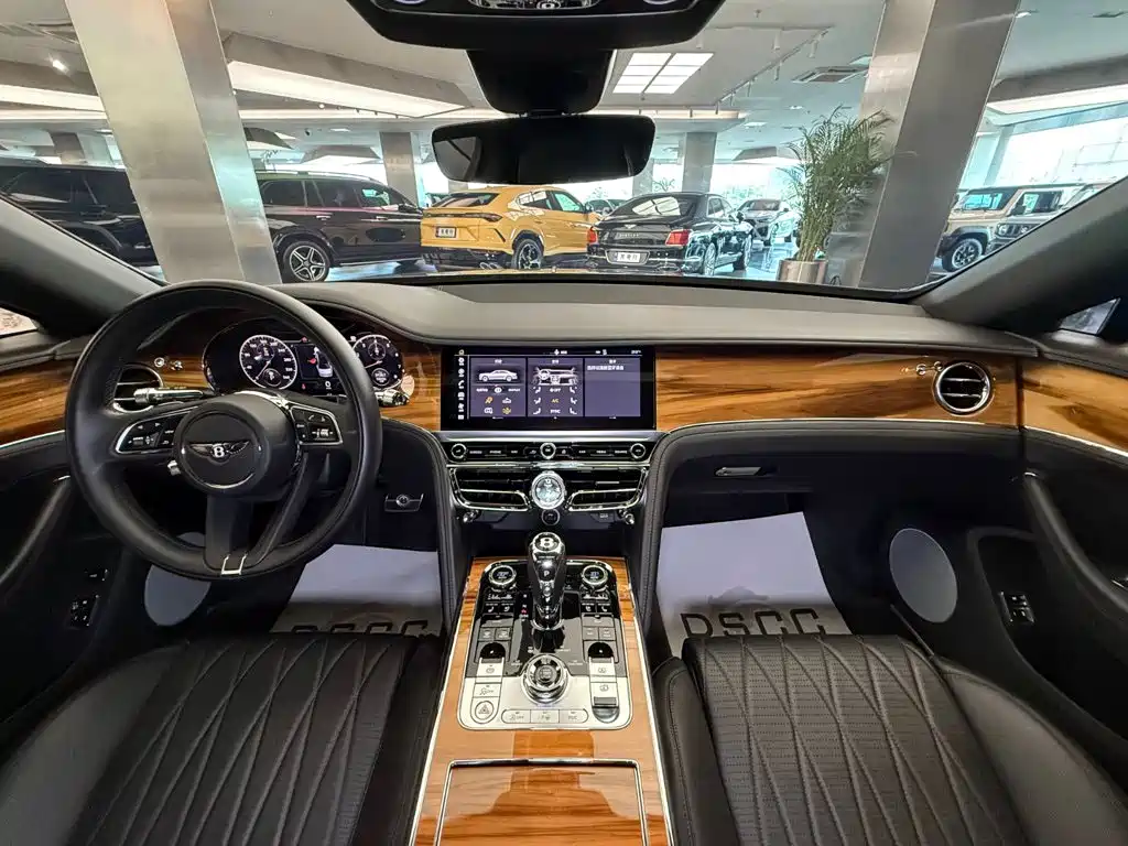 Bentley Flying Spur 2023 — фото 11