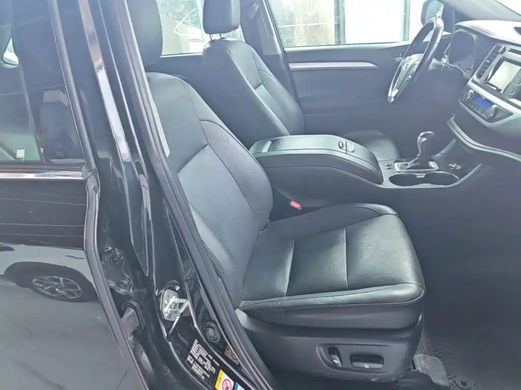 Toyota Highlander 2020 — фото 25