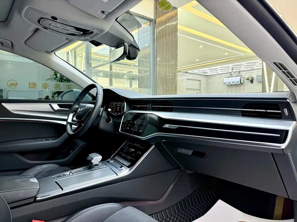 Audi A7L 2023 — фото 11