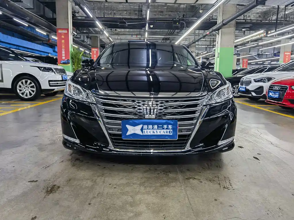 Toyota Crown 2016 — фото 2