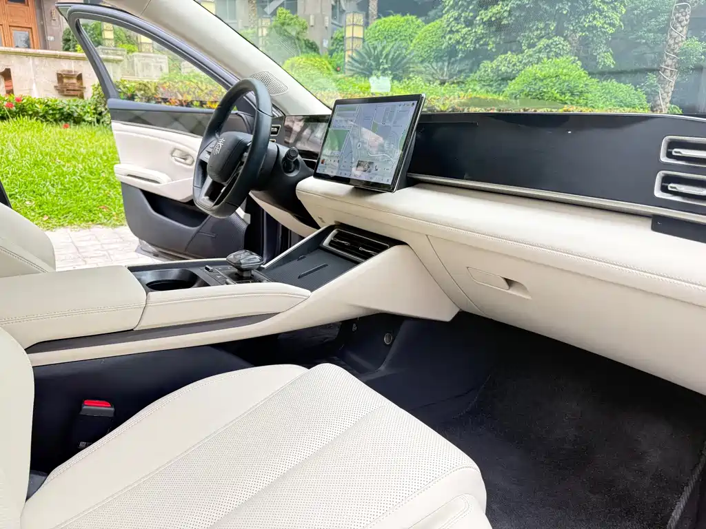 BYD Qin L 2025 — фото 7