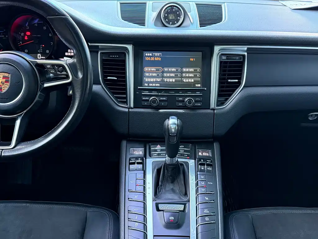 Porsche Macan 2014 — фото 18