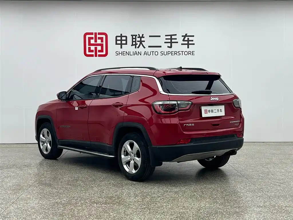 Jeep Compass 2018 — фото 9