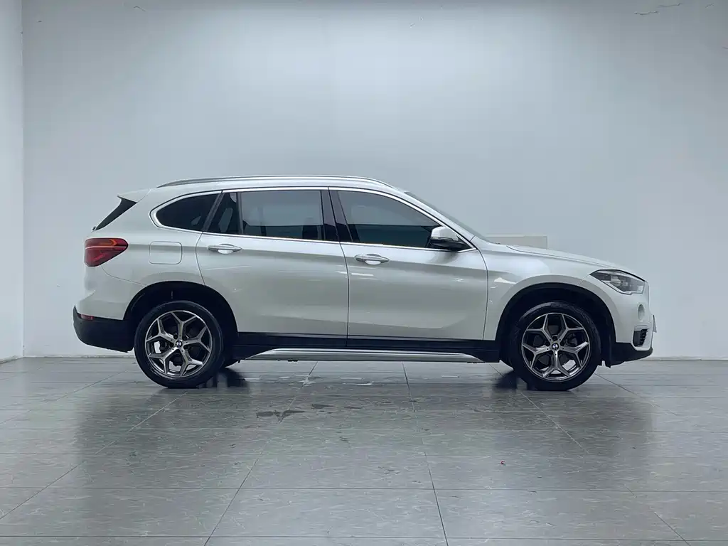 BMW X1 2019 — фото 7