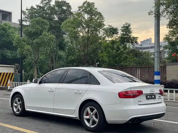 Audi A4L 2015