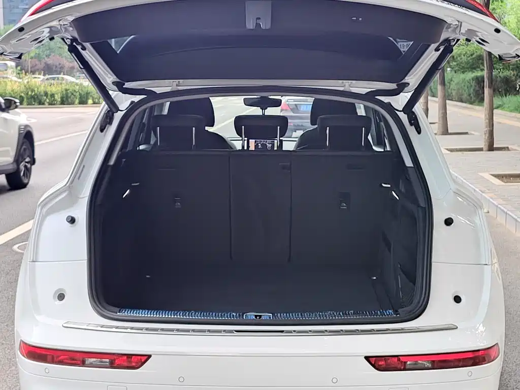 Audi Q5L 2020 — фото 22