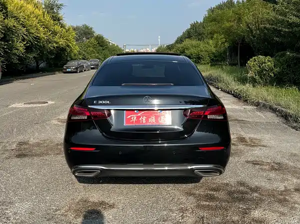 Mercedes-Benz E-Class 2022