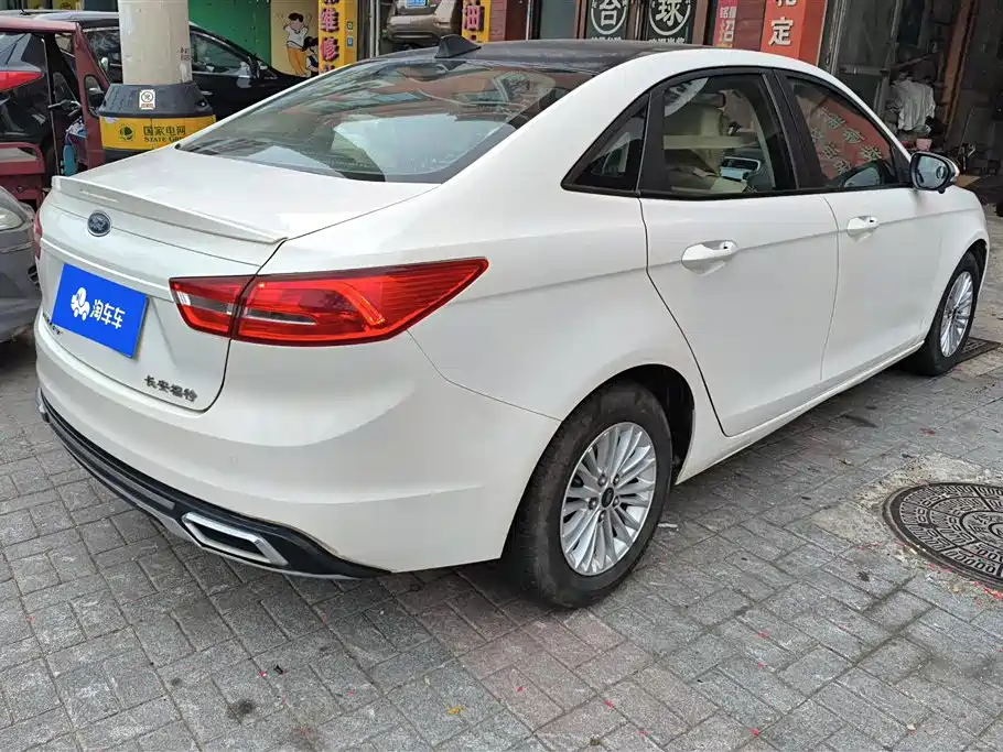 Ford Escort 2016