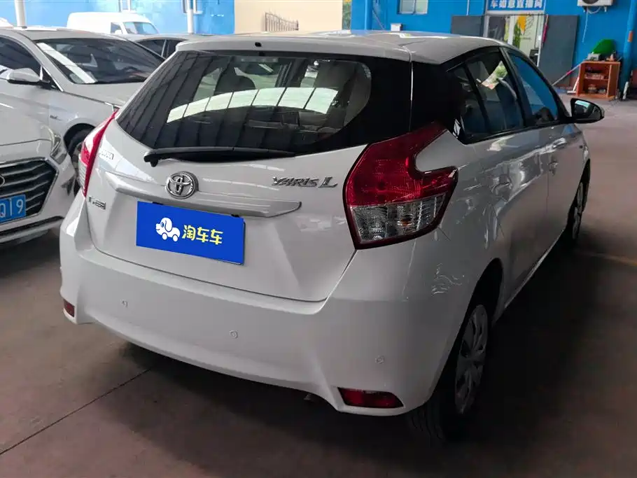 Toyota Yaris L 2015