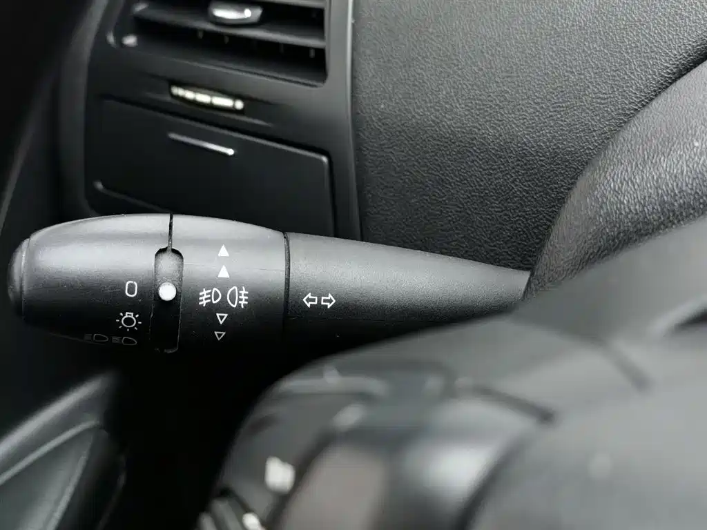 Citroen C-Quatre 2015 — фото 21