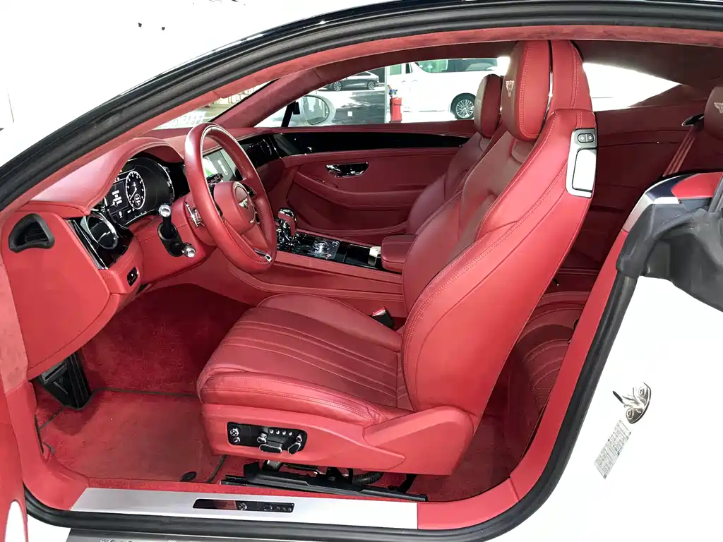 Bentley Continental 2020 — фото 10