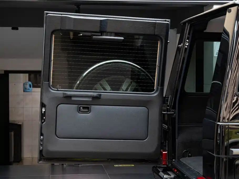 Mercedes-Benz G-Class 2011 — фото 19