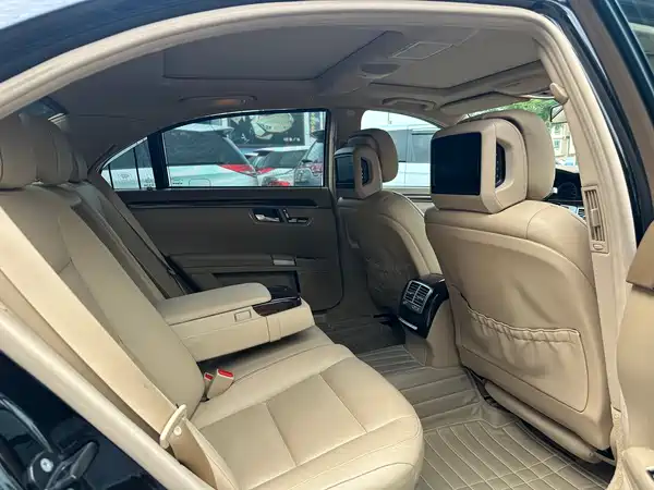 Mercedes-Benz S-Class 2013