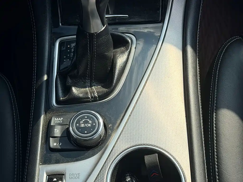 Infiniti Q50L 2016 — фото 15