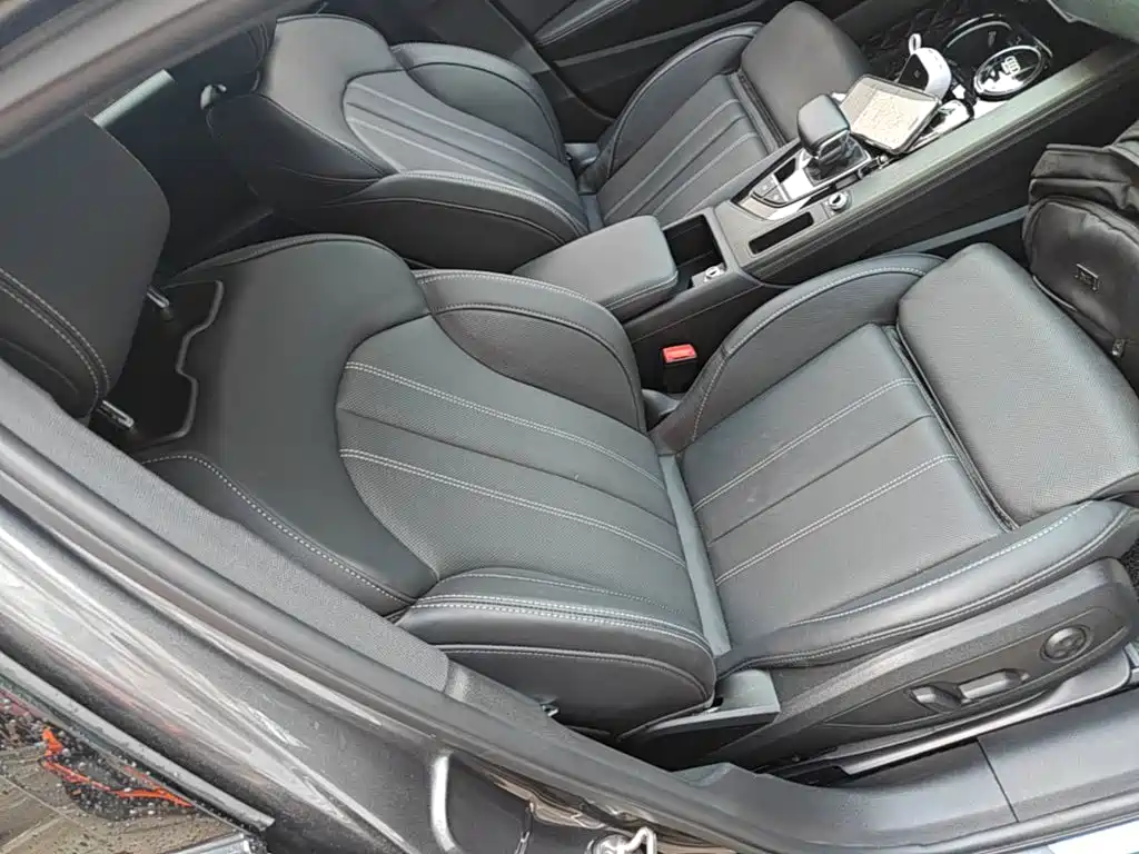 Audi A4L 2023 — фото 25