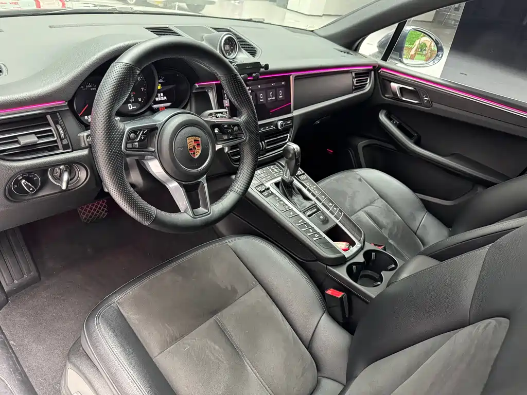 Porsche Macan 2019 — фото 11