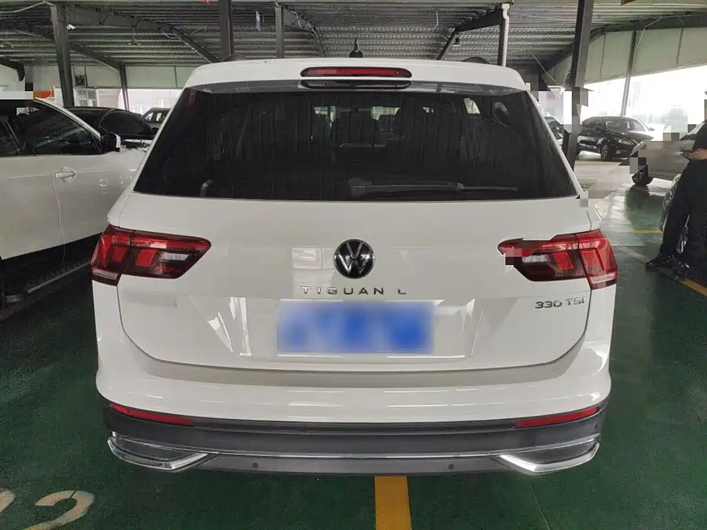 Volkswagen Tiguan L 2022 — фото 11