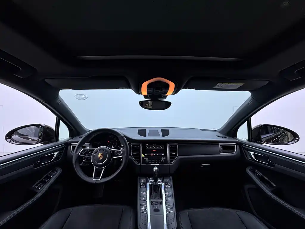 Porsche Macan 2018 — фото 14