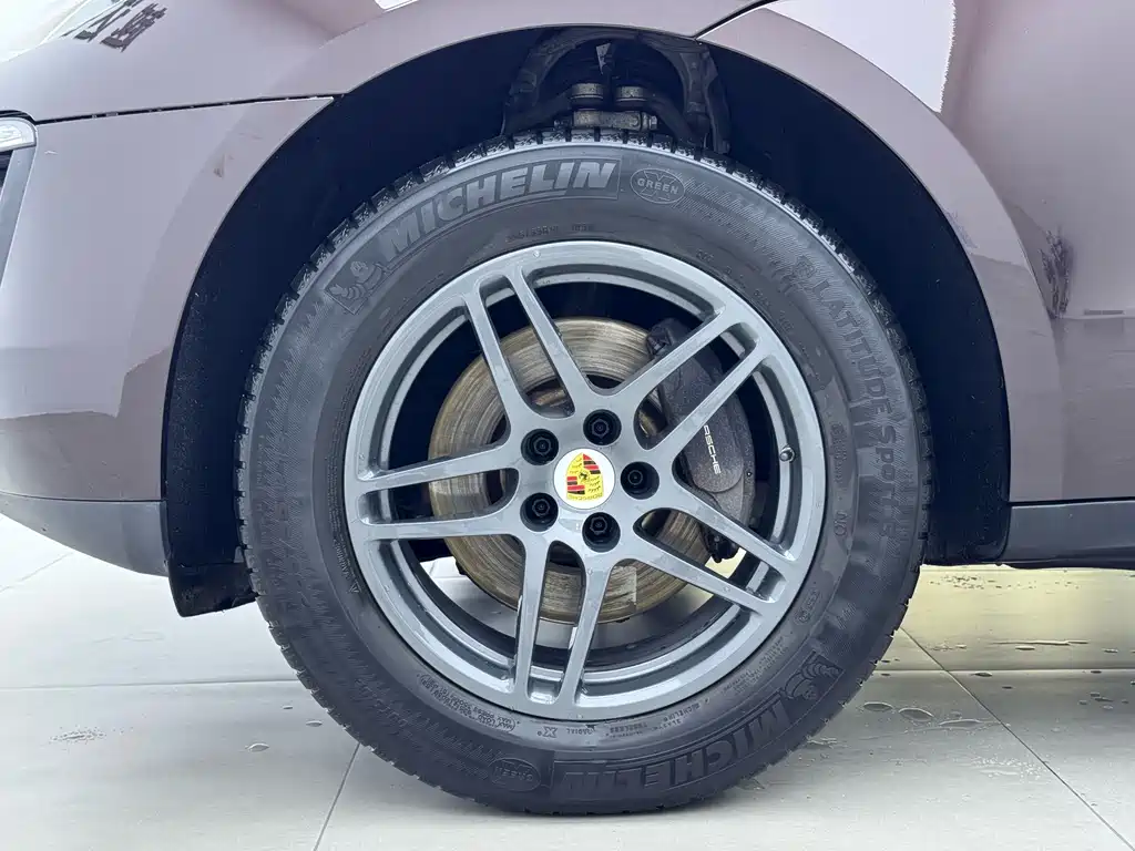 Porsche Macan 2018 — фото 18