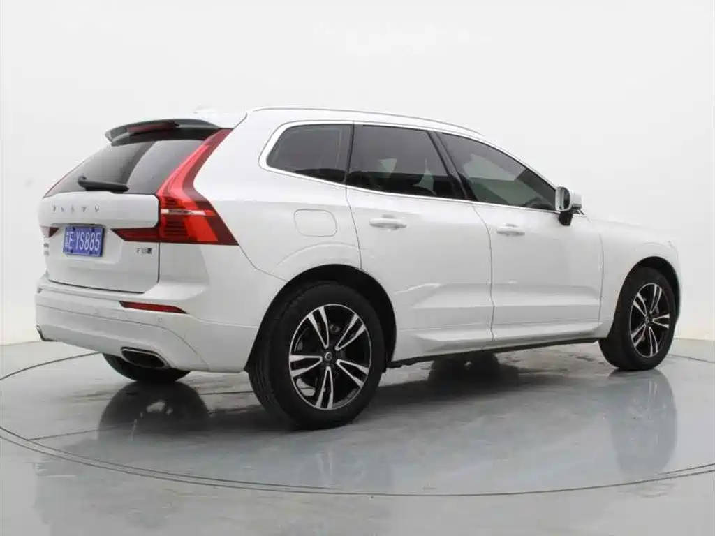 Volvo XC60 2019 — фото 15