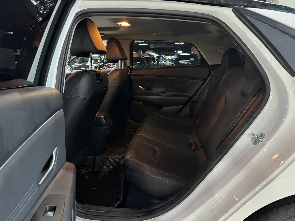 Hyundai Elantra 2021