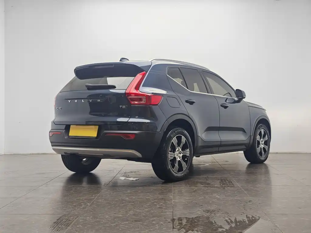 Volvo XC40 2021 — фото 3