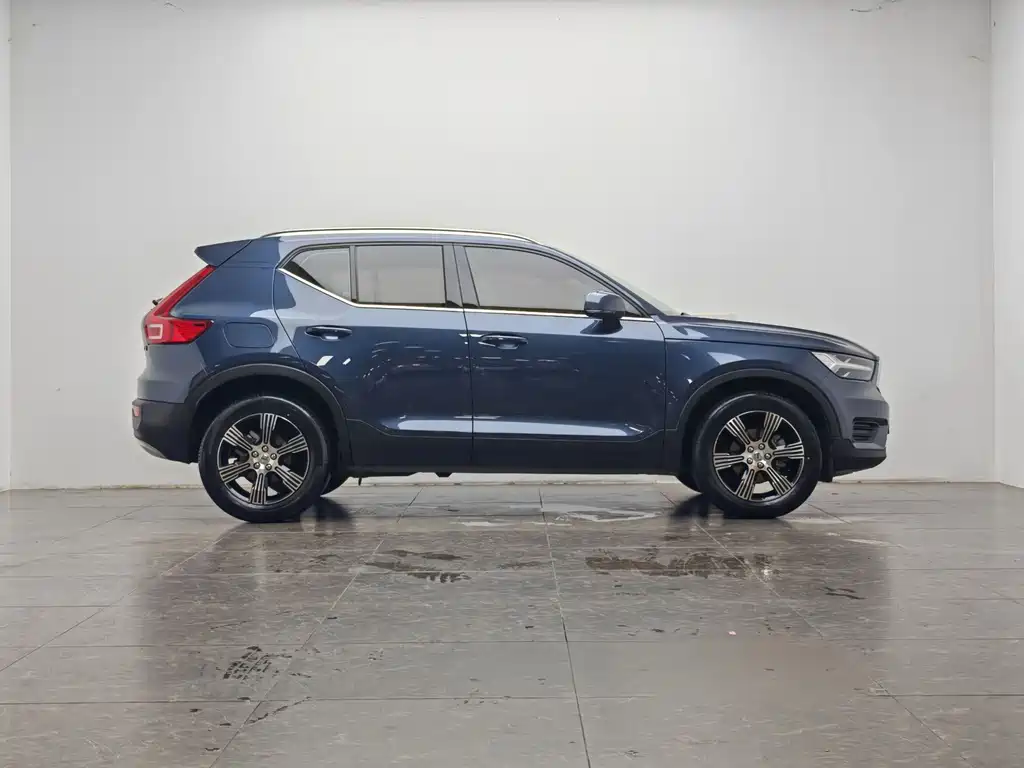 Volvo XC40 2021 — фото 11